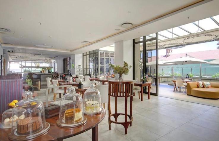 Sandton Skye Apartments ヨハネスブルグ エクステリア 写真