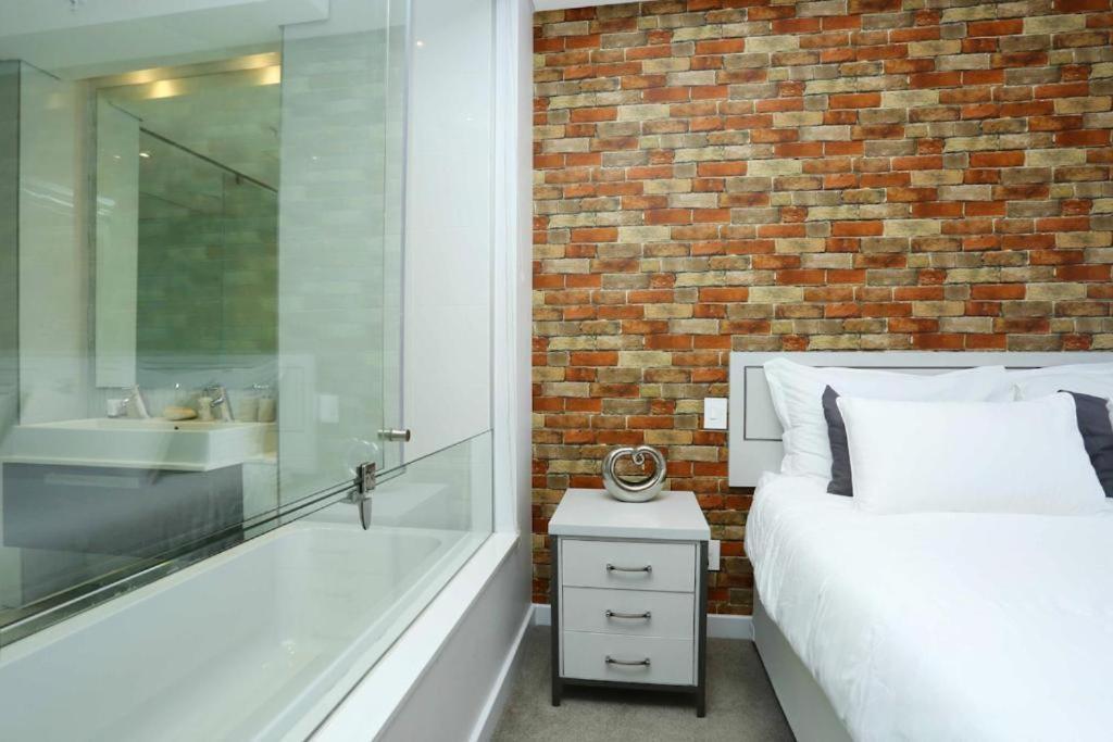 Sandton Skye Apartments ヨハネスブルグ エクステリア 写真