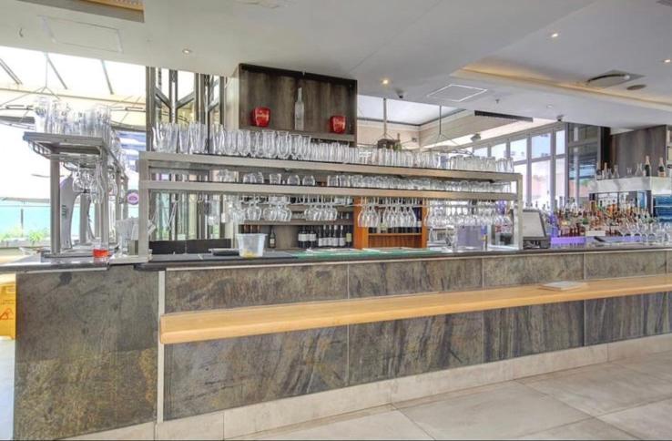 Sandton Skye Apartments ヨハネスブルグ エクステリア 写真