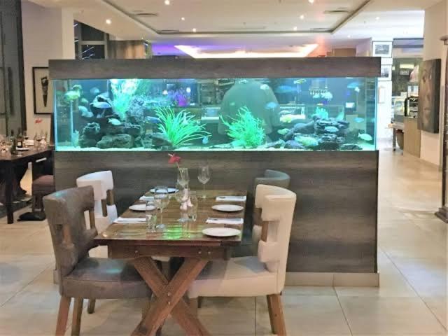 Sandton Skye Apartments ヨハネスブルグ エクステリア 写真
