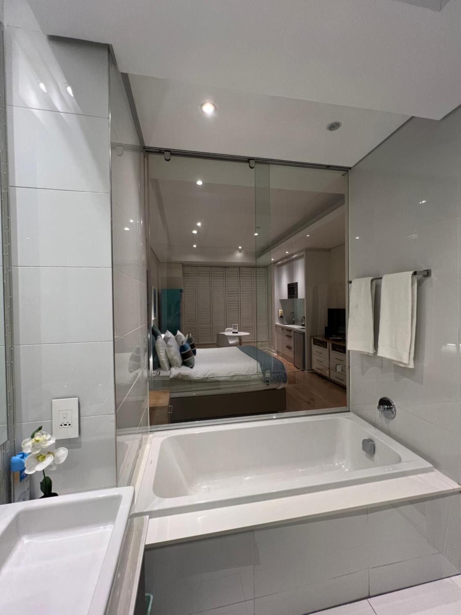 Sandton Skye Apartments ヨハネスブルグ エクステリア 写真