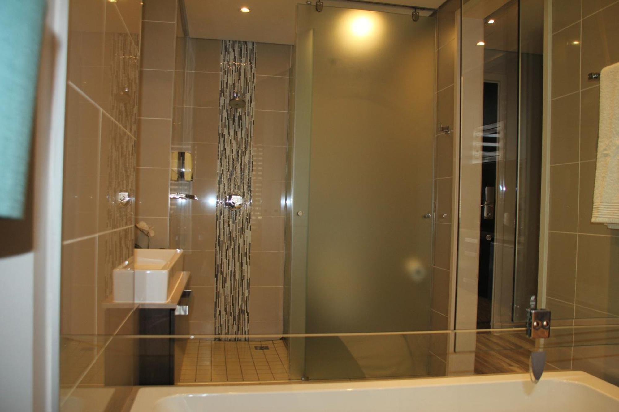 Sandton Skye Apartments ヨハネスブルグ エクステリア 写真