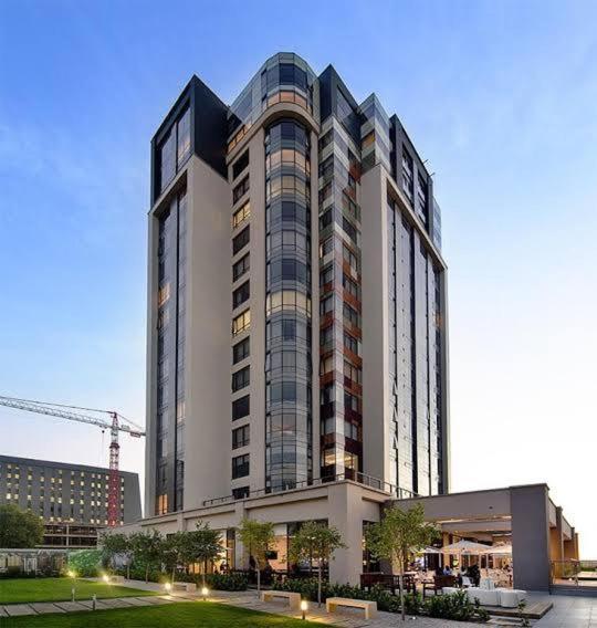 Sandton Skye Apartments ヨハネスブルグ エクステリア 写真